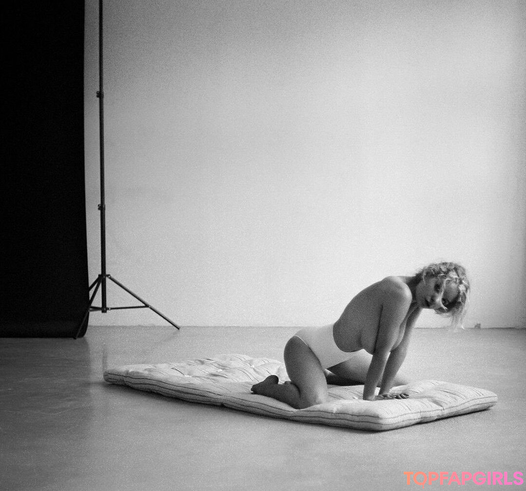 Foto desnuda filtrada de OnlyFans de Mila Amour #1456
