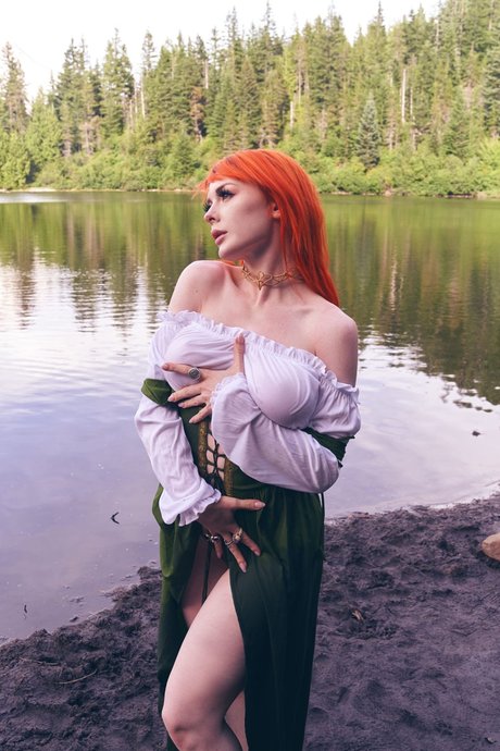 Jenna Lynn Meowri