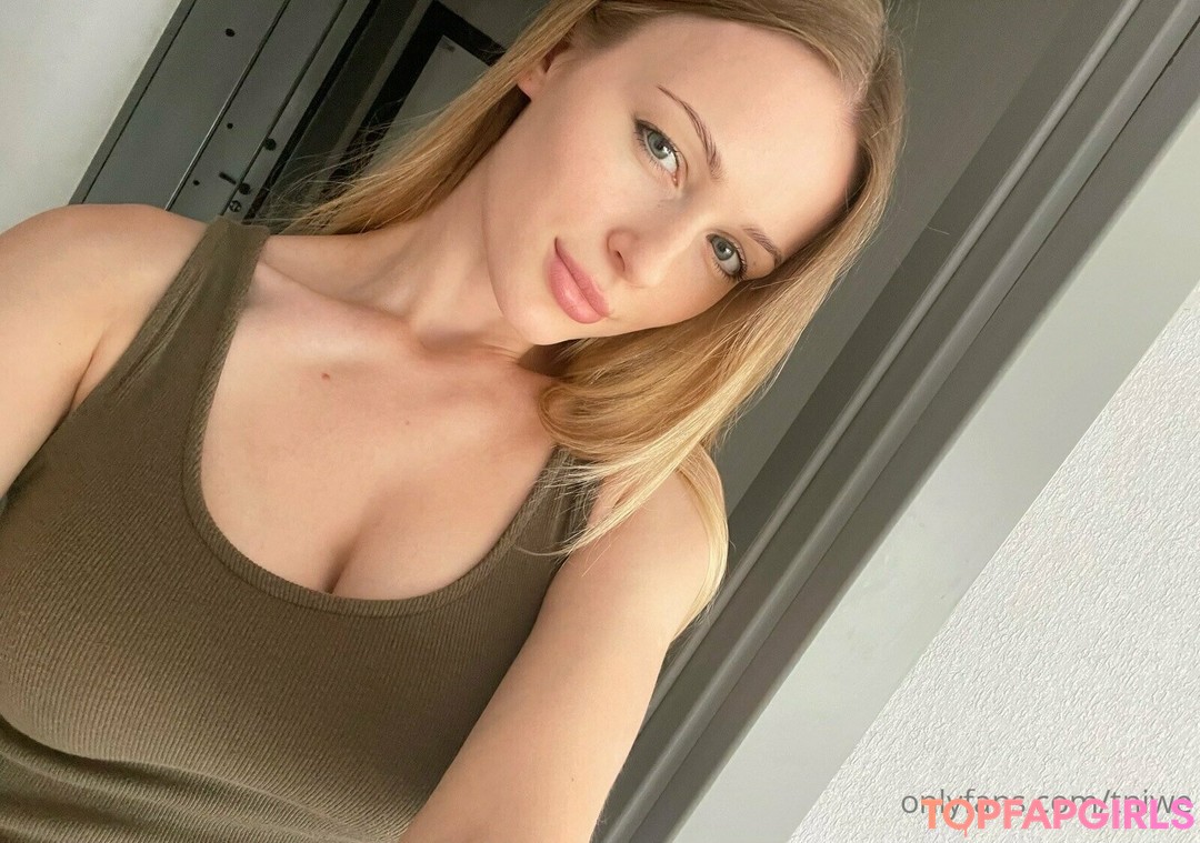 Foto desnuda filtrada de OnlyFans de Tniwe #2305