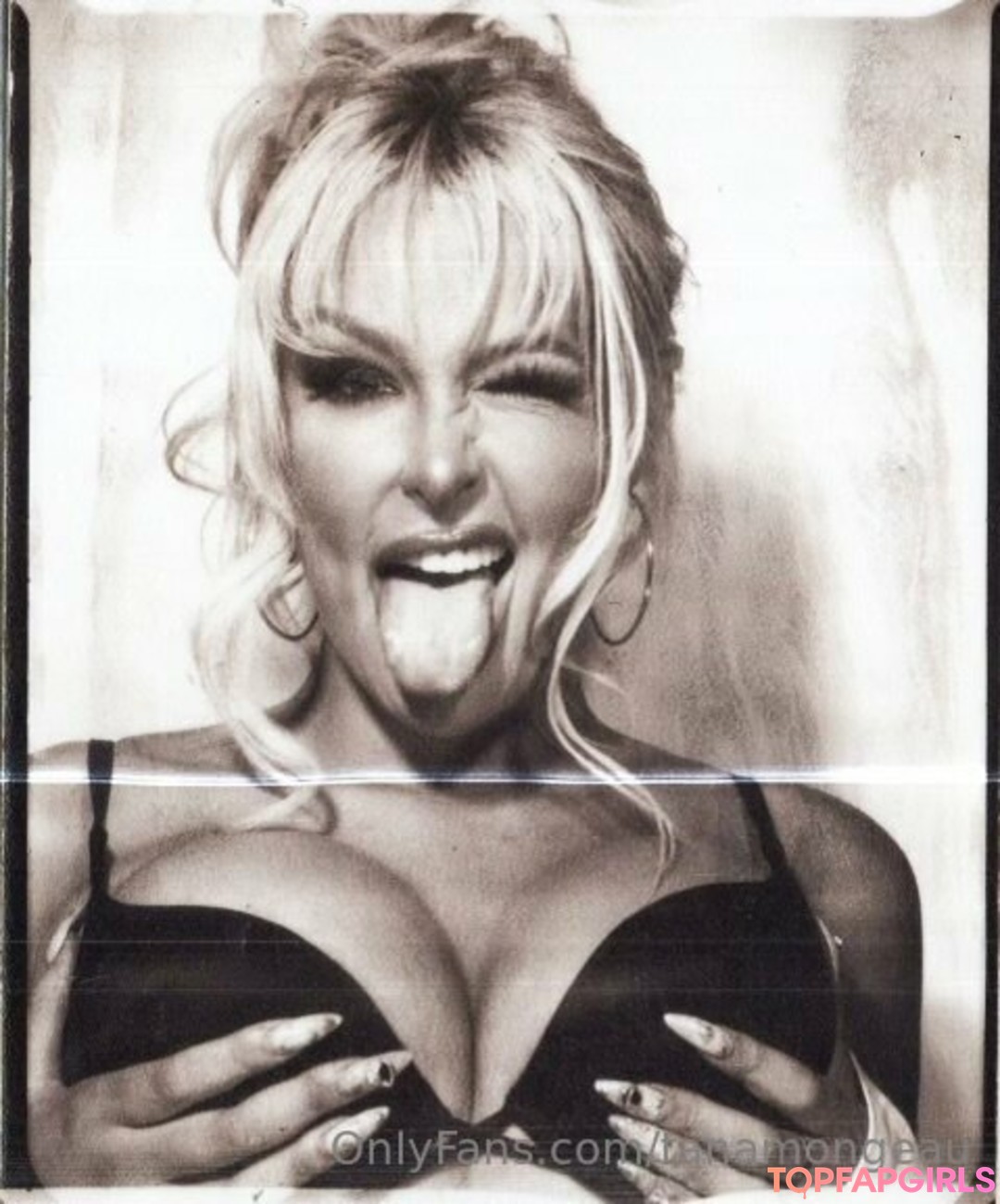 Foto desnuda filtrada de OnlyFans de Tana Mongeau #120