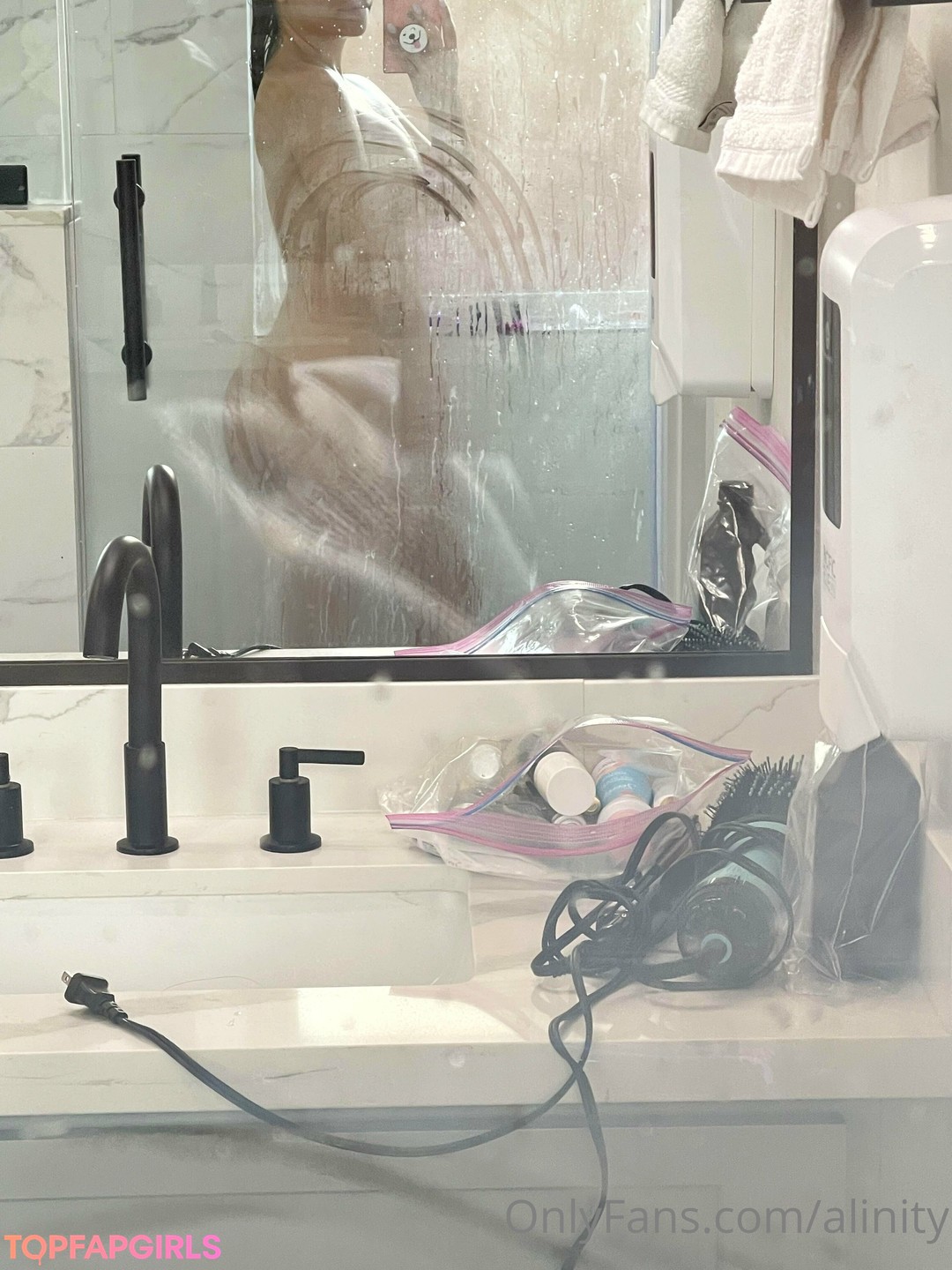Foto desnuda filtrada de OnlyFans de Alinity #611