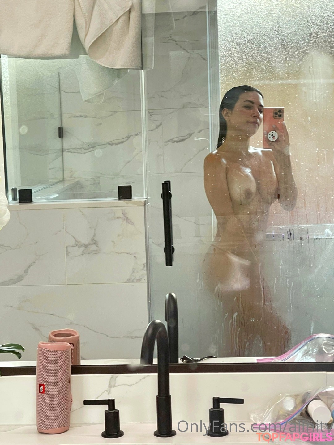 Foto desnuda filtrada de OnlyFans de Alinity #628