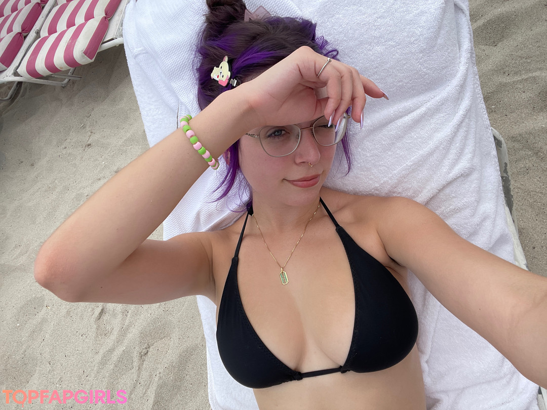 Foto desnuda filtrada de OnlyFans de Rowsvee #1080
