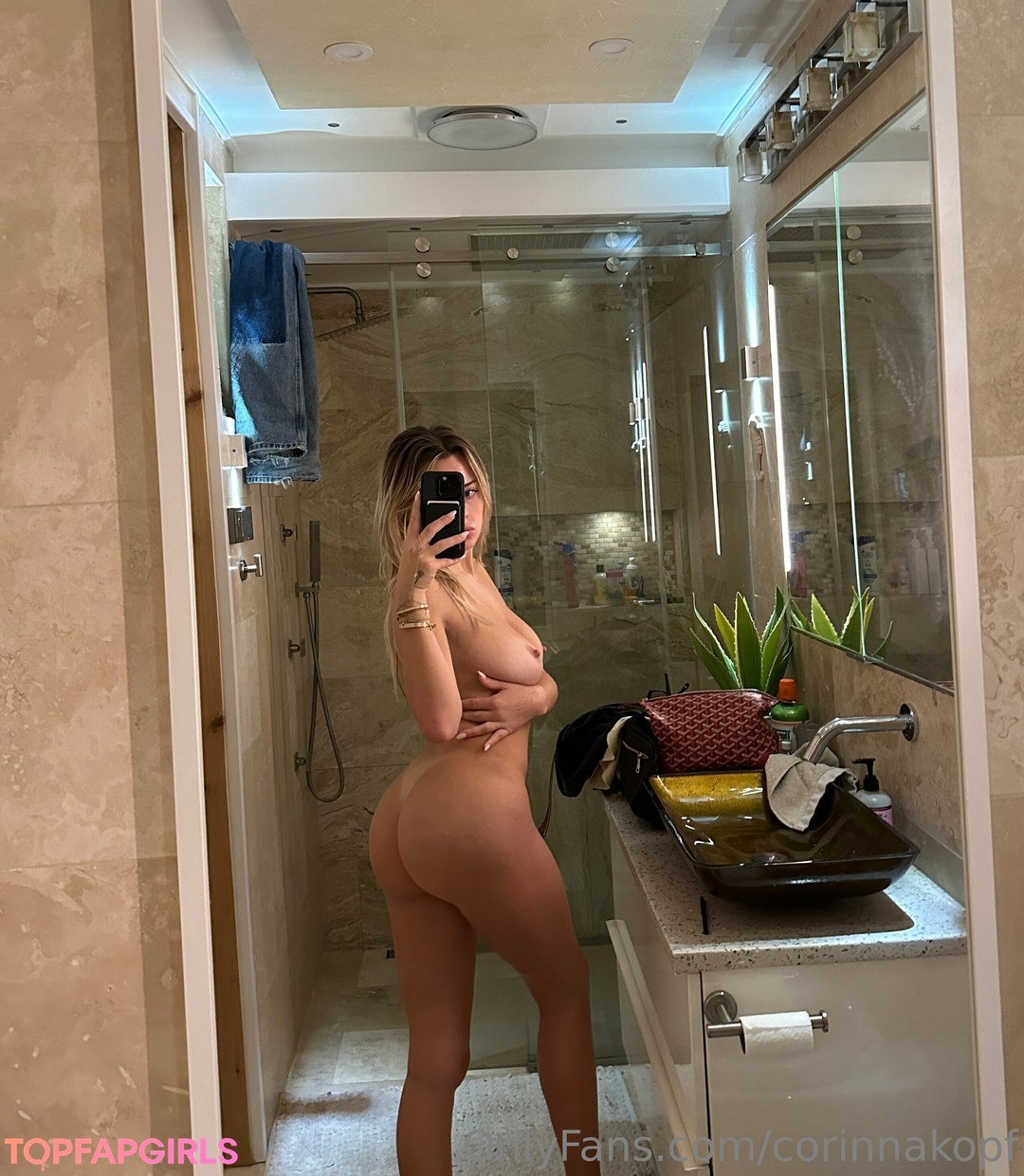 Foto desnuda filtrada de OnlyFans de Corinna Kopf #131
