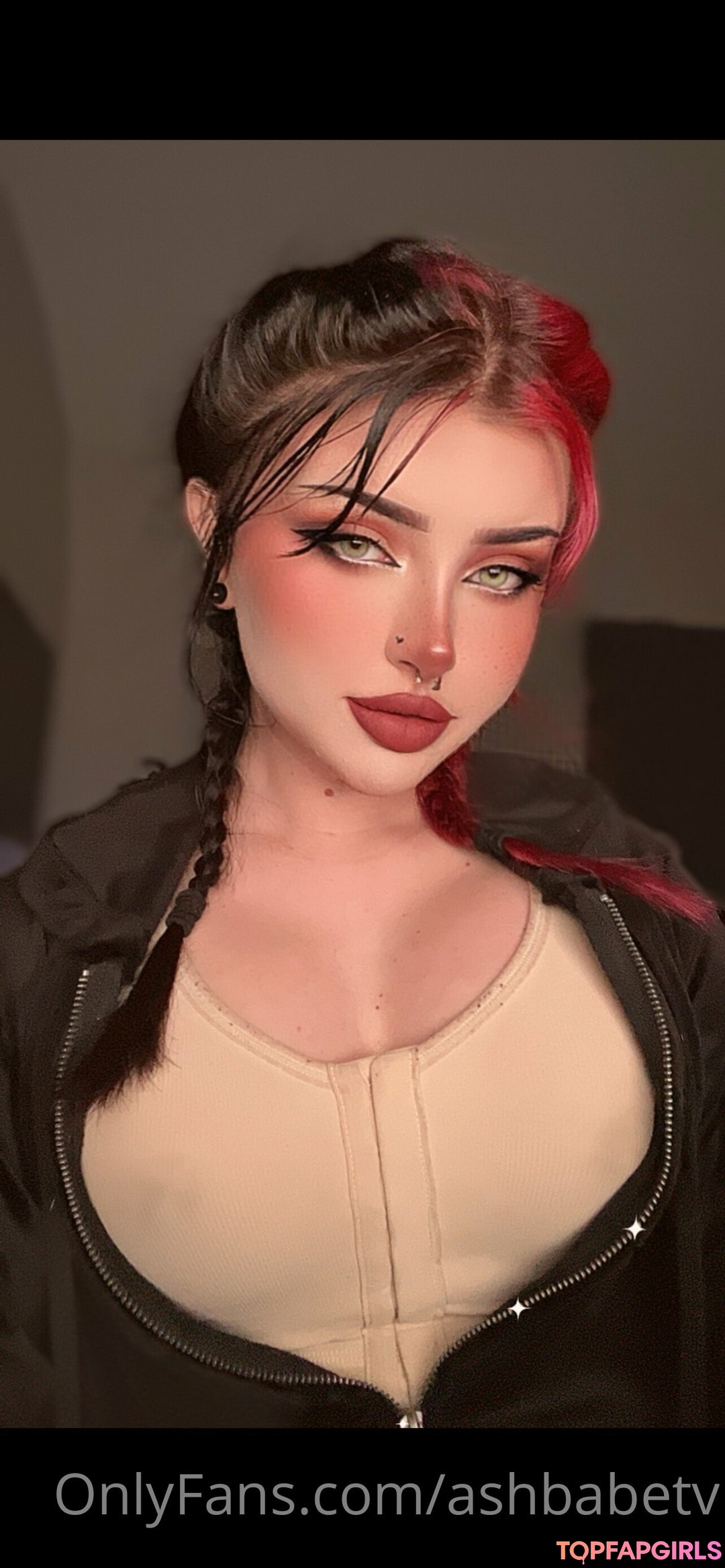 Foto desnuda filtrada de OnlyFans de Ashley Banks #16