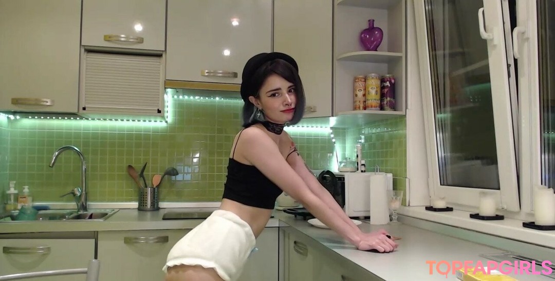 Foto desnuda filtrada de OnlyFans de Loona #1003