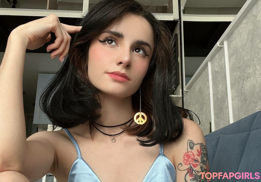 Foto desnuda filtrada de OnlyFans de Loona #1178