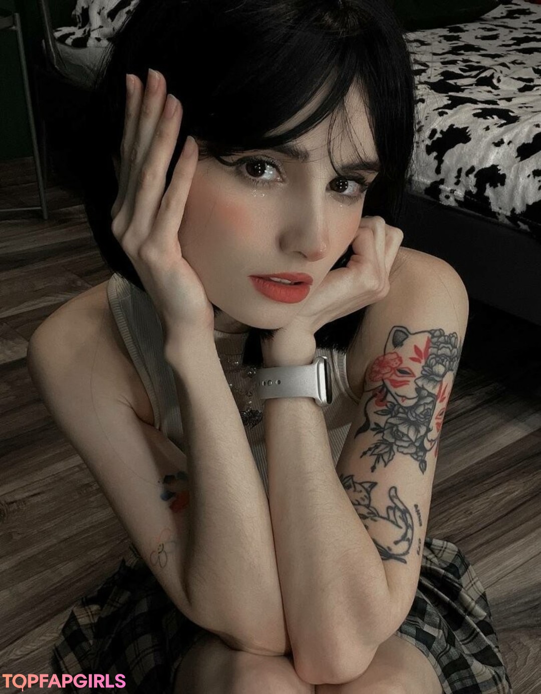 Foto desnuda filtrada de OnlyFans de Loona #1228