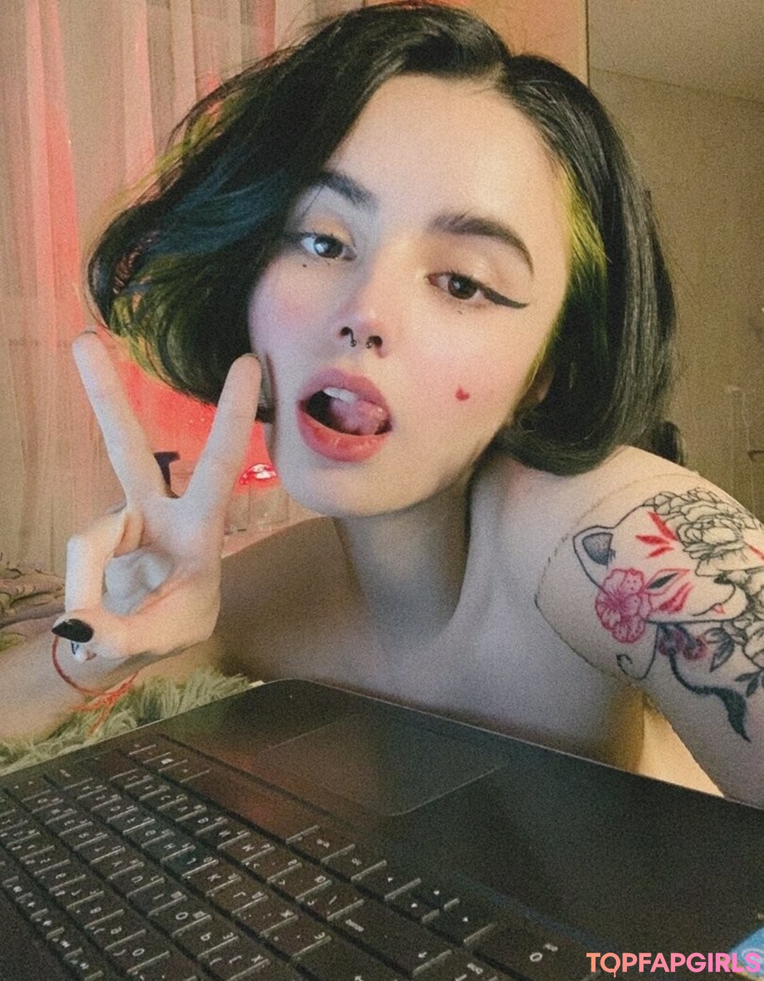 Foto desnuda filtrada de OnlyFans de Loona #282