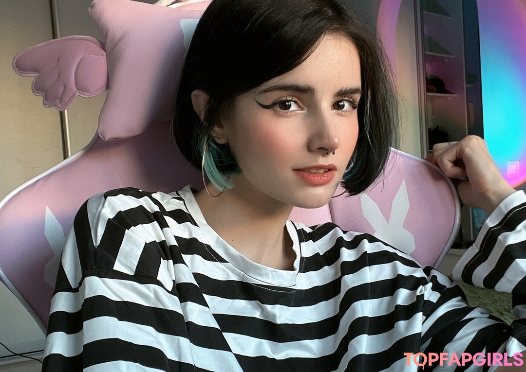 Foto desnuda filtrada de OnlyFans de Loona #396