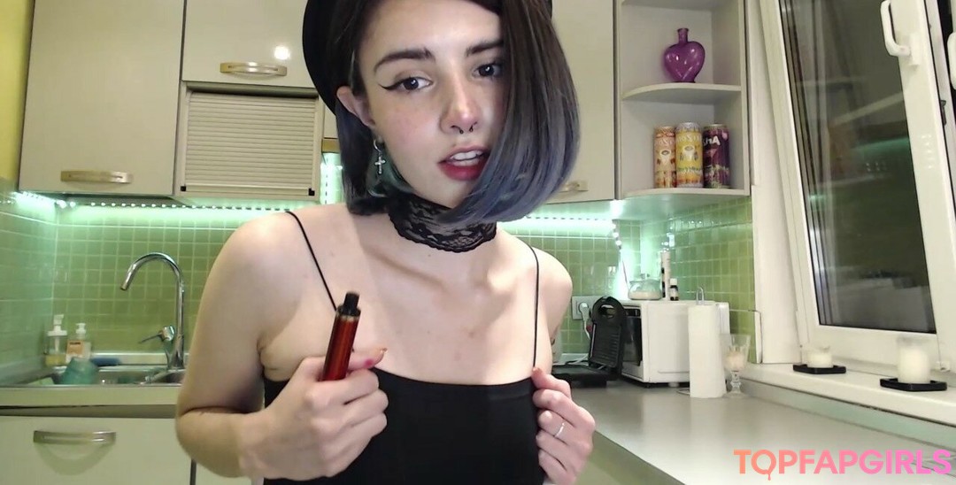 Foto desnuda filtrada de OnlyFans de Loona #910