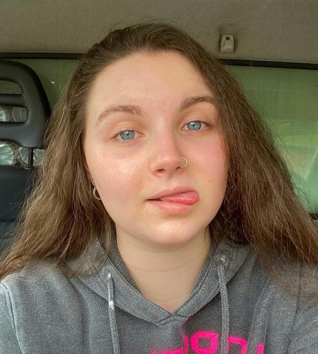 Bustybritishbrunette