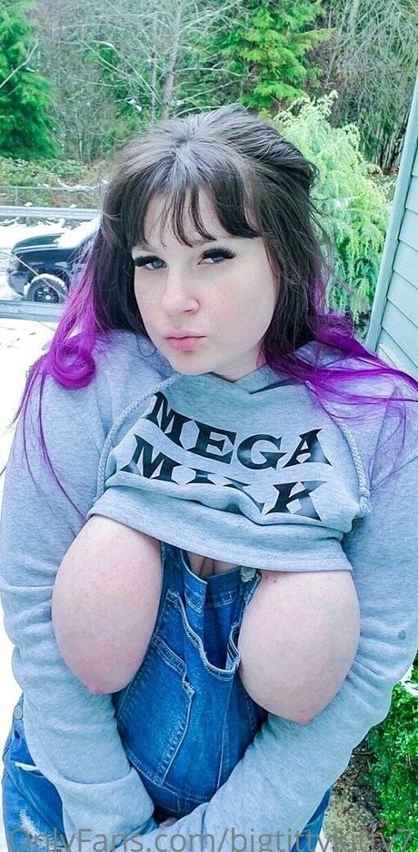 Foto desnuda filtrada de OnlyFans de Bigtittykitty7