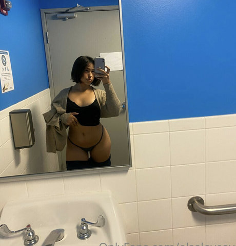 Foto desnuda filtrada de OnlyFans de Elsalovesu