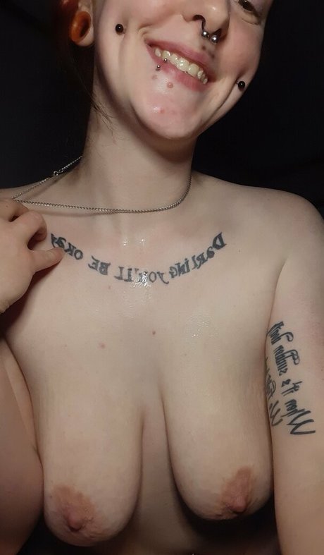 Foto desnuda filtrada de OnlyFans de Gothicmomma