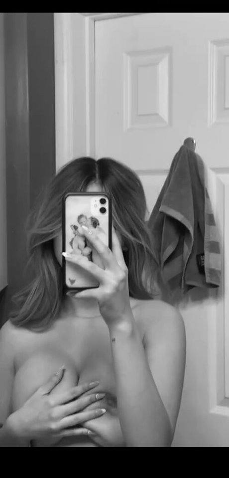 Foto desnuda filtrada de OnlyFans de Kimvuongg