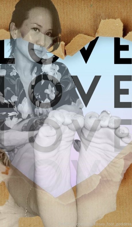 Kimkissesfootgoddess