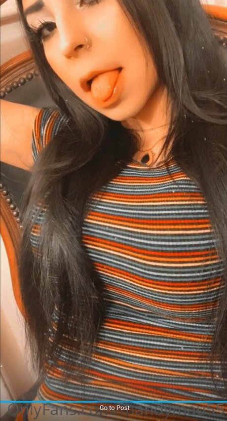 Foto desnuda filtrada de OnlyFans de Latina Beauties