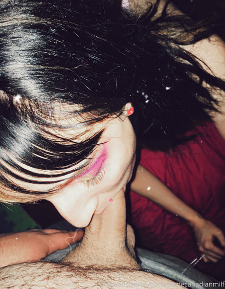 Yourfavoritecanadianmilf