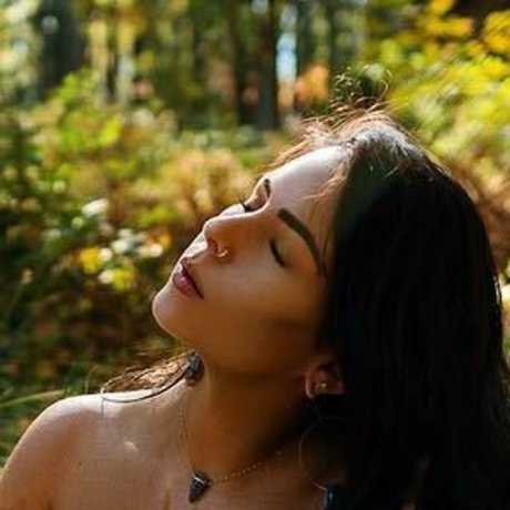 Foto desnuda filtrada de OnlyFans de Whitecosmicmirror