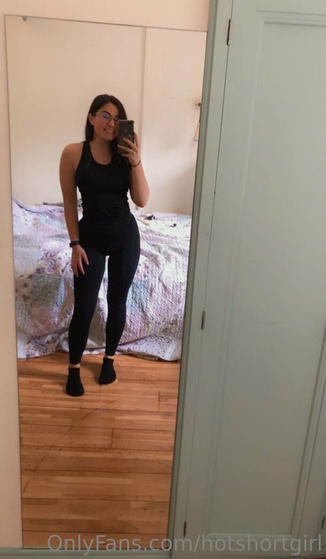 Foto desnuda filtrada de OnlyFans de Hotshortgirl