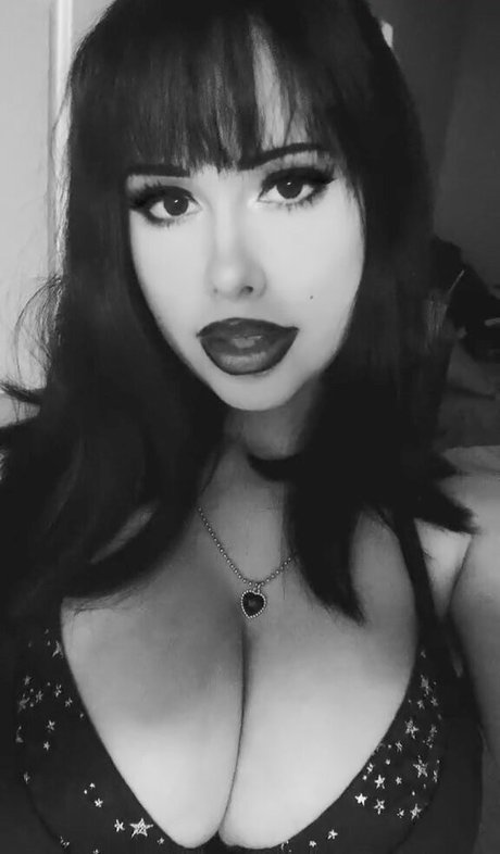 Foto desnuda filtrada de OnlyFans de Marianalabruja