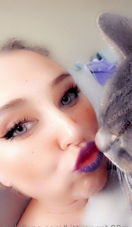 Foto desnuda filtrada de OnlyFans de Kittygoesb00m