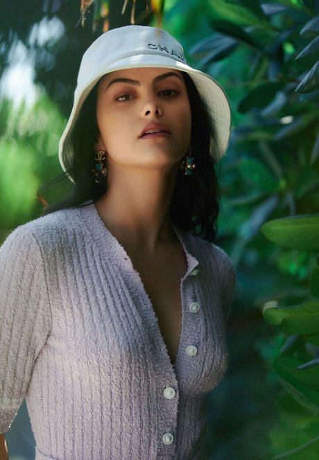 Camila Mendes