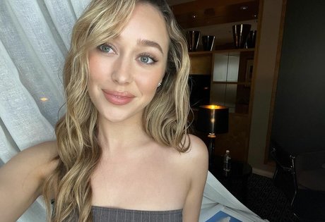 Alycia Debnam Carey
