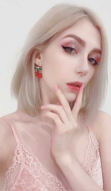 Foto desnuda filtrada de OnlyFans de Mik Allen