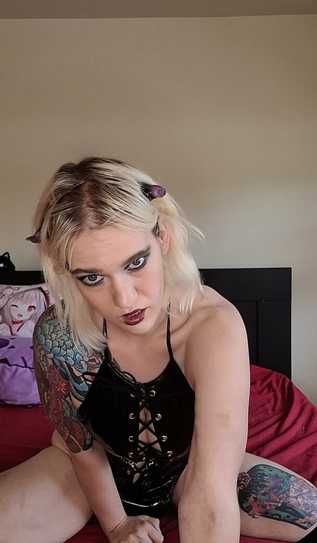 Foto desnuda filtrada de OnlyFans de Karmillaillustriousfree
