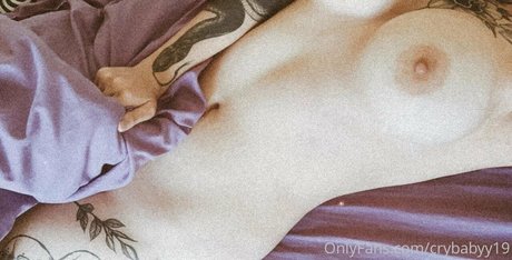 Crybabyy19