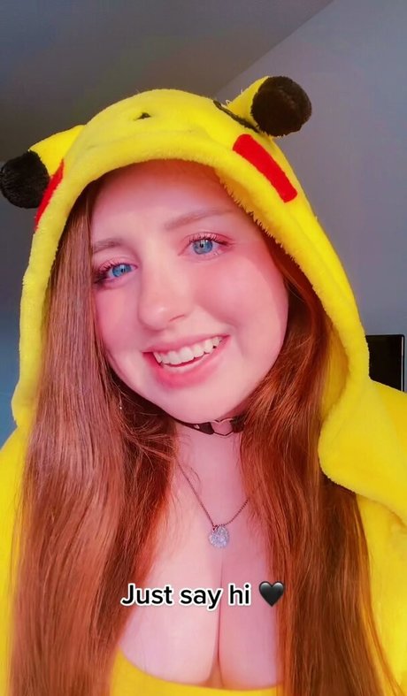 Foto desnuda filtrada de OnlyFans de Tinyfierytigrr