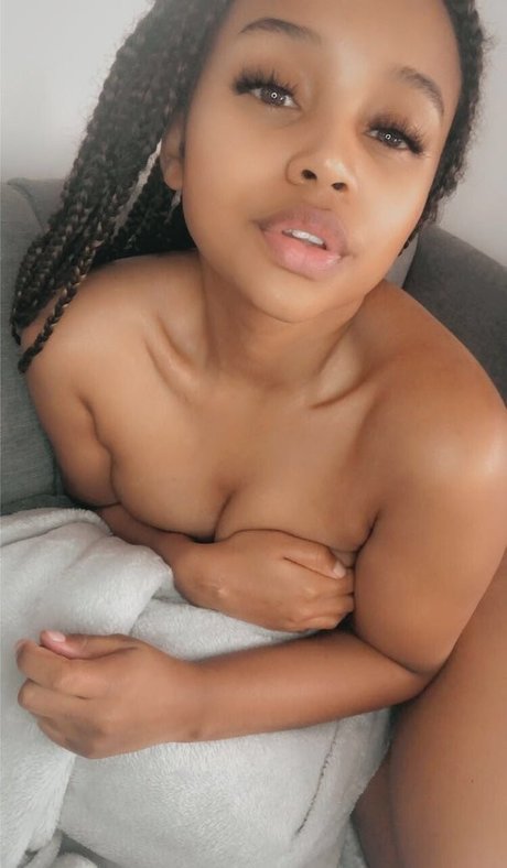 Foto desnuda filtrada de OnlyFans de Coffie X