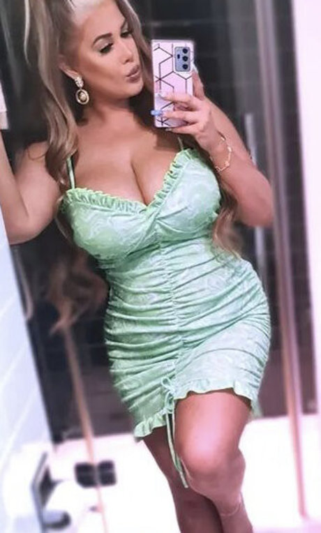 Foto desnuda filtrada de OnlyFans de Fern Snailham