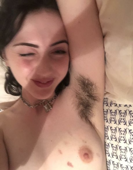 Foto desnuda filtrada de OnlyFans de Pearl