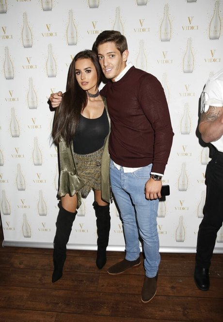 Foto desnuda filtrada de OnlyFans de Amber Davies