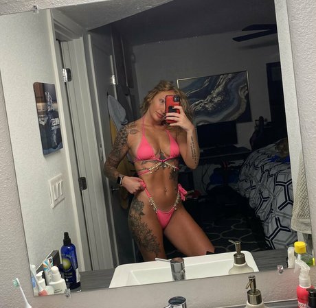Foto desnuda filtrada de OnlyFans de Macnpink