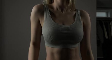 Foto desnuda filtrada de OnlyFans de Nerushimav Lera