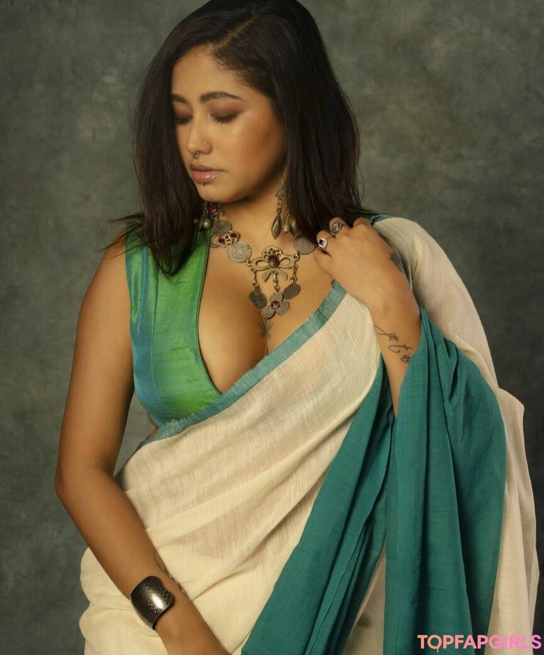 Foto desnuda filtrada de OnlyFans de Yajnaseni #1978