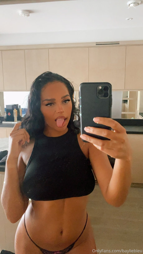 Foto desnuda filtrada de OnlyFans de Bayliebleu
