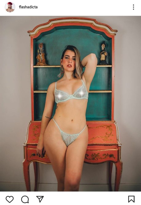 Foto desnuda filtrada de OnlyFans de Flash Adicta