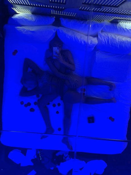 Foto desnuda filtrada de OnlyFans de Lola And Moni