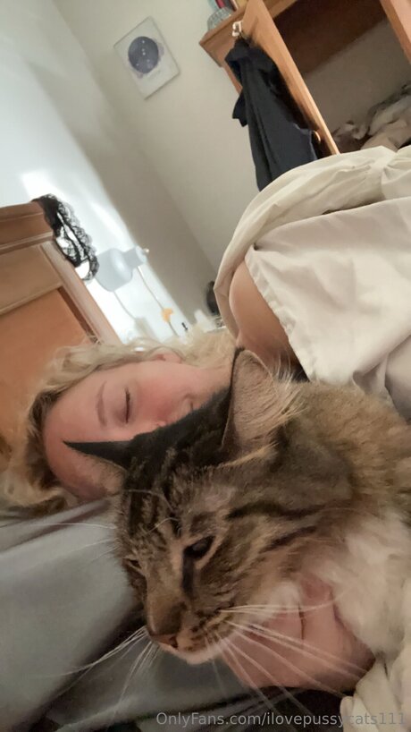 Ilovepussycats111