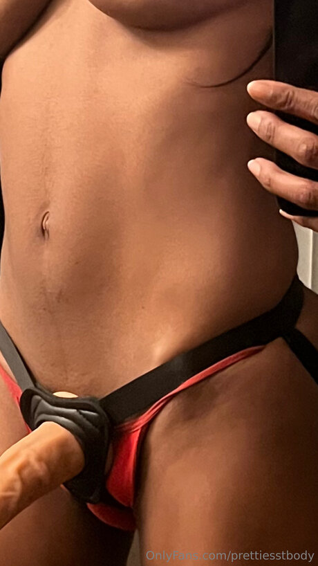 Foto desnuda filtrada de OnlyFans de Prettiesstbody