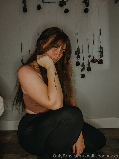 Foto desnuda filtrada de OnlyFans de Xxallisoooonaxx