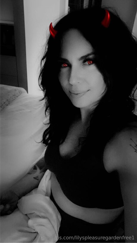 Lilyspleasuregardenfree1