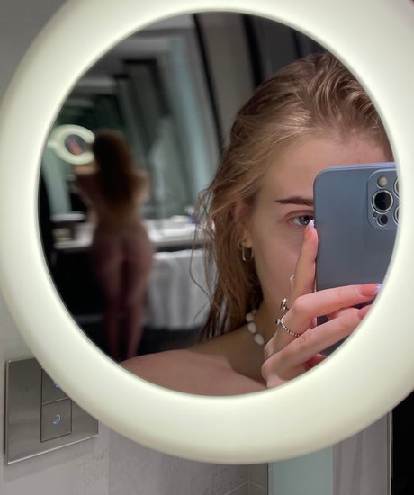 Foto desnuda filtrada de OnlyFans de Vlada Dobryak