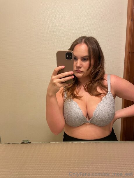 Foto desnuda filtrada de OnlyFans de Sw Moa Eet