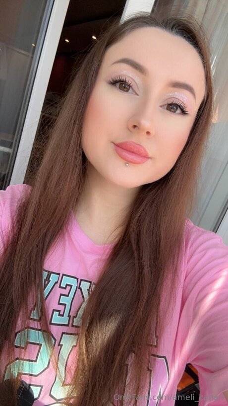 Foto desnuda filtrada de OnlyFans de Ameli Kanari